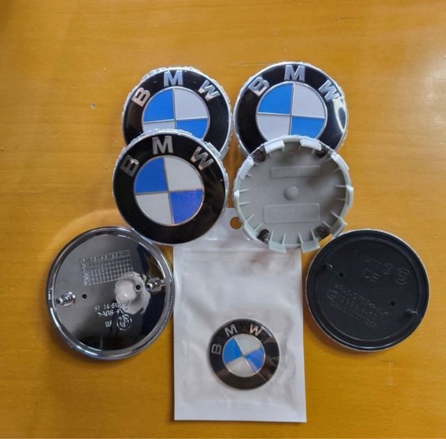 PACK BMW 4 TAPABUJES 68mm + EMBLEMAS CAPÓ, MALETER
