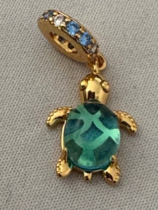 Colgante Tortuga con Circonitas Azules y Blancas