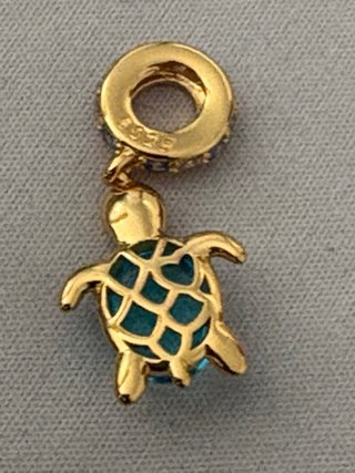 Colgante Tortuga con Circonitas Azules y Blancas