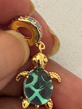 Colgante Tortuga con Circonitas Azules y Blancas