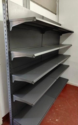 ESTANTERÍA METÁLICA DE CHAPA PARA TIENDAS