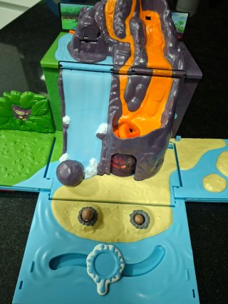 Mochila Volcán Pokémon Juguete