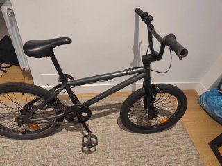 Bicicleta BMX gris