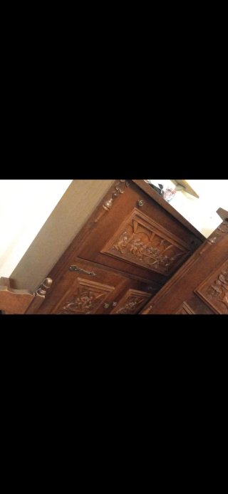 Mesa de comedor y sillas de madera