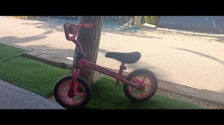 Bicicleta sin pedales rosa