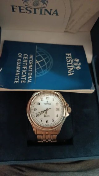 Reloj Festina Dorado con Certificado de Garantía