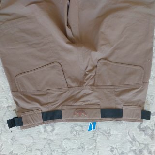 Pantalón Adidas Marrón Cargo