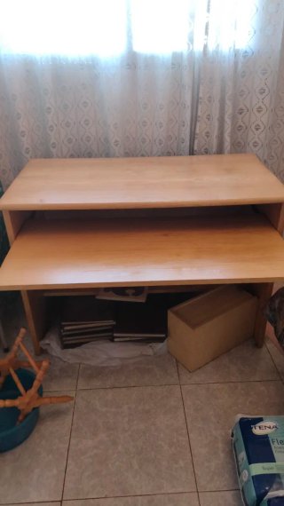 Mesa de ordenador de madera