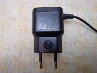 AC/DC ADAPTOR MODELO :HQ8505  CARGADOR ESTUFA NEGR