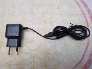 AC/DC ADAPTOR MODELO :HQ8505  CARGADOR ESTUFA NEGR