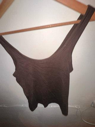 Camiseta tirantes marrón Bershka