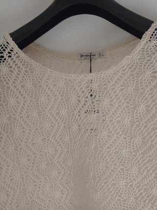 Camiseta Stradivarius encaje mujer