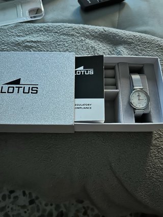 Reloj Lotus Plata y Blanco mujer