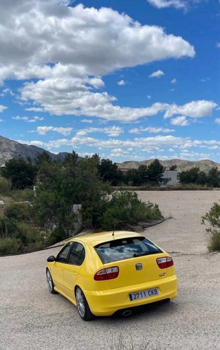 SEAT Leon Cupra R