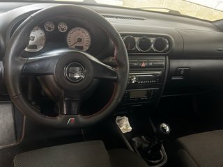 SEAT Leon Cupra R