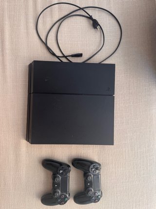 PS4 1TB + 2 mandos originales