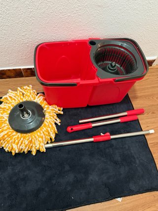 Fregona con cubo escurridor y 2 recambios