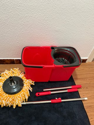 Fregona con cubo escurridor y 2 recambios