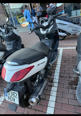Yamaha XMAX 250 Scooter. Tiene el motor nuevo la