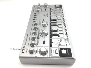 sintetizador behringer td-3