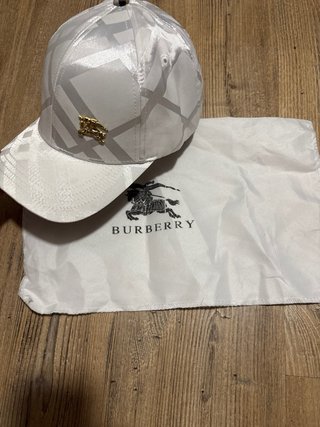 Gorra Burberry Blanca
