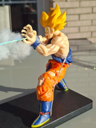 Lámpara Goku Super Saiyan Kamehameha
