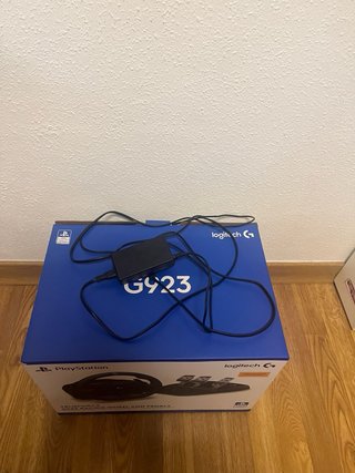 Volante Logitech G923 TRUEFORCE PS4