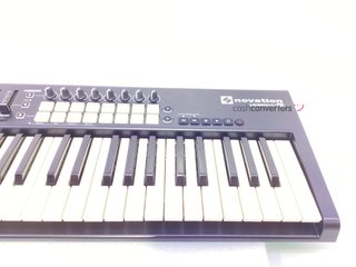 teclado electronico novation launchkey 49 mk2