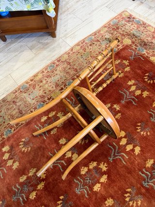 Silla antigua de madera marca Fischel