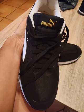 Tenis Puma Negros con Blanco