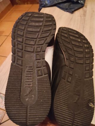 Tenis Puma Negros con Blanco