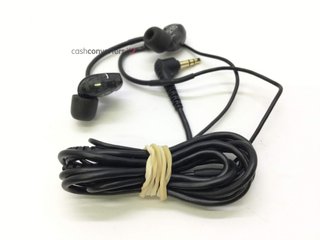 in-ear shure se215