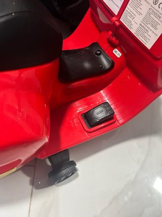Moto Eléctrica Infantil Vespa Roja