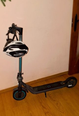 Patinete Eléctrico con Casco