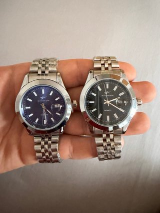2 Orologi Argentati con Quadrante Blu