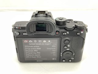 camara digital evil sony alpha a7r iii (ilce-7rm3)