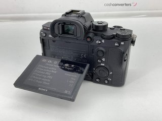 camara digital evil sony alpha a7r iii (ilce-7rm3)