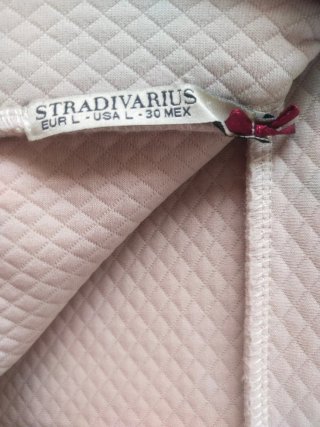 Falda acolchada beige rombos piqué Stradivarius