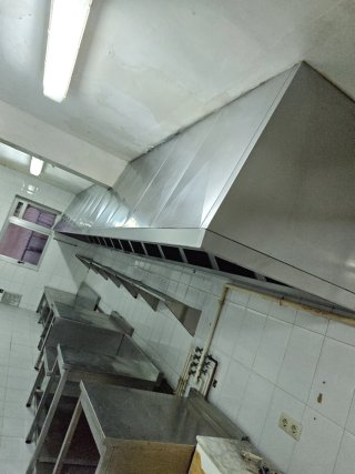Campana extractora y muebles acero inoxidable