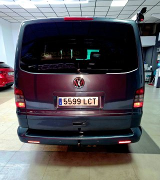 VOLKSWAGEN MULTIVAN