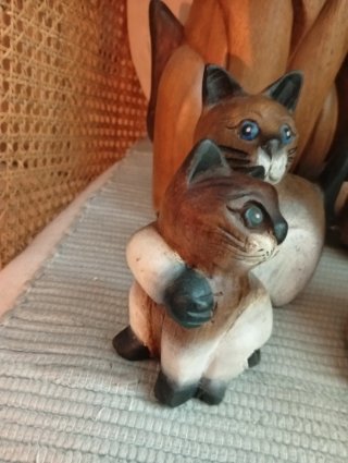 Collezione 9 Gatti di Legno. Artigianato a mano