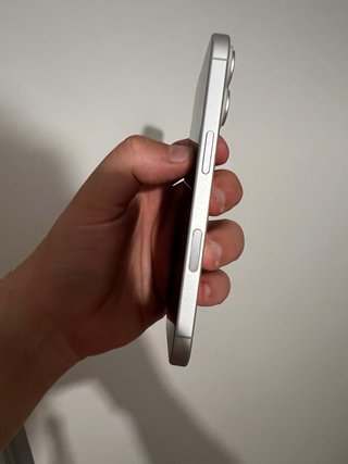iPhone 16 Apple