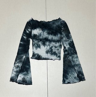 Camiseta Gótica Manga Campana Tie Dye