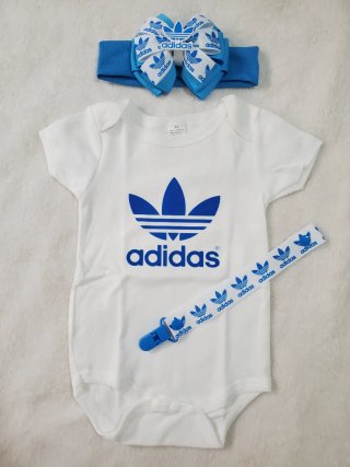 Conjunto bebé Adidas blanco y azul