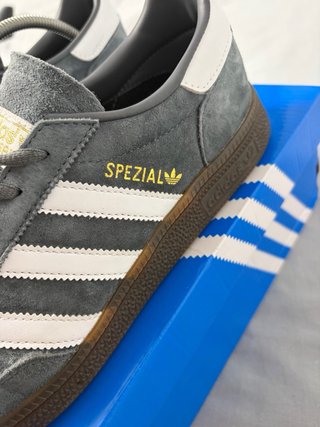 Adidas Spezial grises