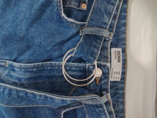 Falda vaquera Bershka con cinturón