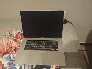 MacBook Pro 2019 i7 Plata