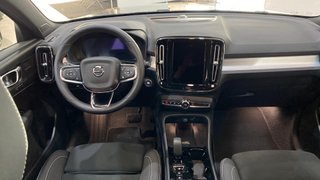 VOLVO XC40 2.0 B3 MHEV PLUS DARK DCT 5P