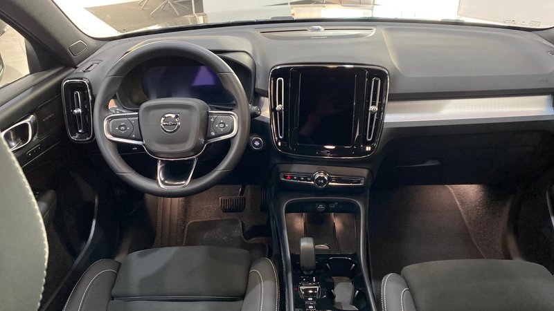 Volvo XC40 2026, foto 6