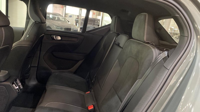Volvo XC40 2026, foto 7